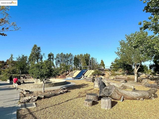 325 Kitty Hawk RD UNIT 207, Alameda, CA 94501