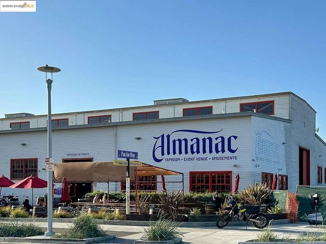 325 Kitty Hawk RD UNIT 207, Alameda, CA 94501