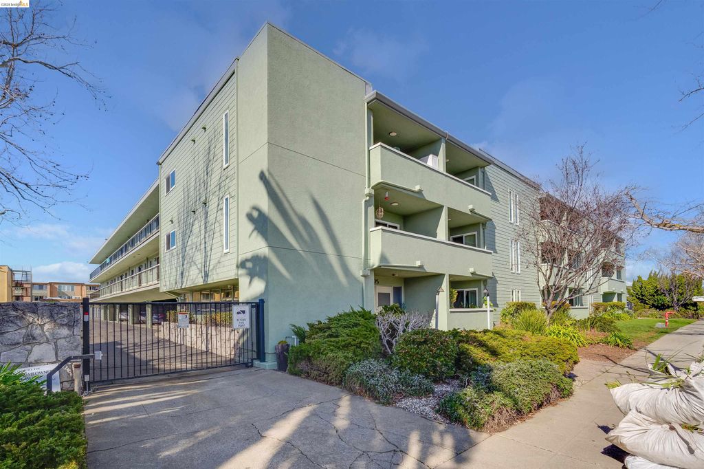 325 Kitty Hawk RD UNIT 207, Alameda, CA 94501