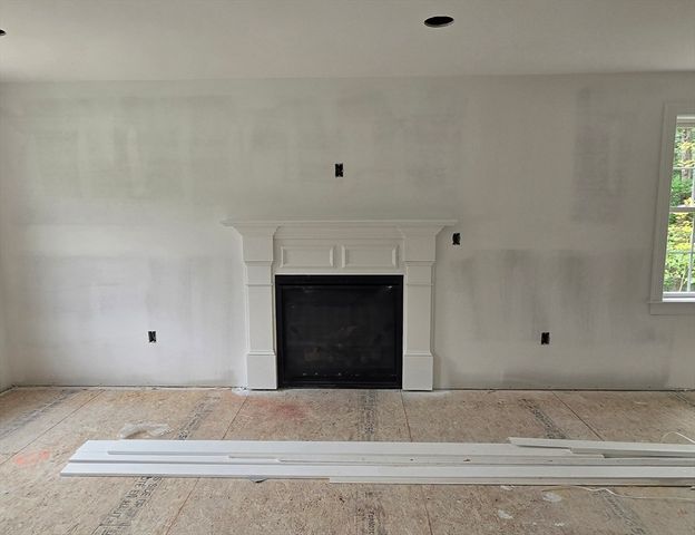 6 Adams Road, Townsend, MA 01469
