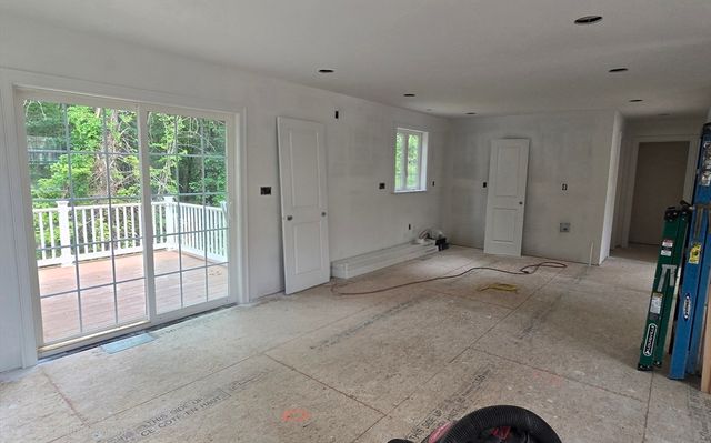 6 Adams Road, Townsend, MA 01469