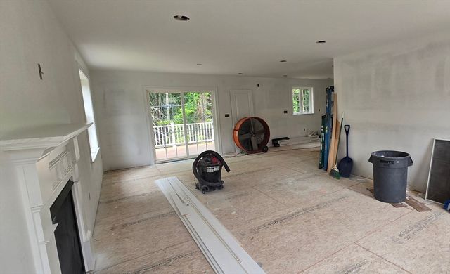 6 Adams Road, Townsend, MA 01469