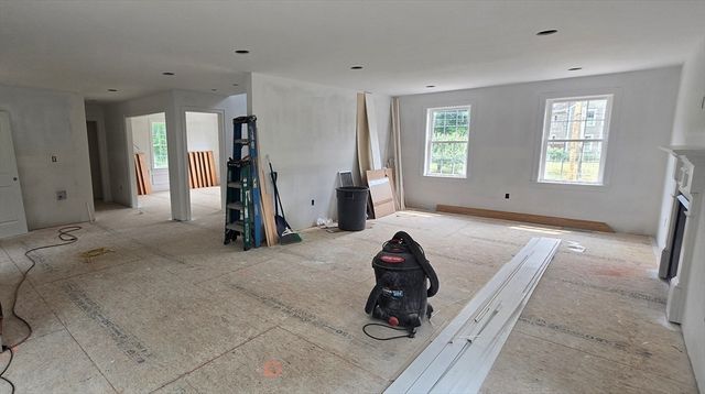 6 Adams Road, Townsend, MA 01469