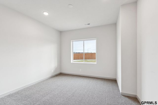 18307 Birch Avenue, Omaha, NE 68136