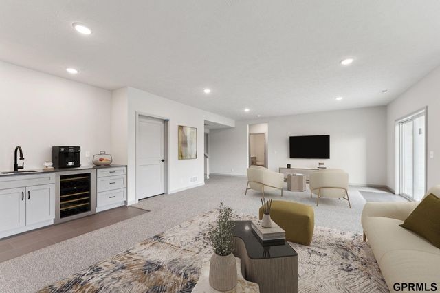 18307 Birch Avenue, Omaha, NE 68136