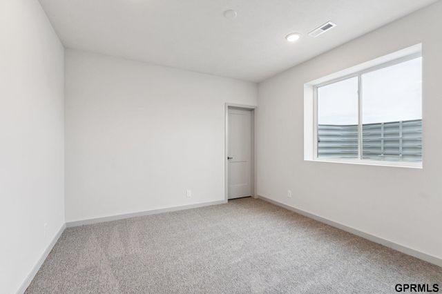 18307 Birch Avenue, Omaha, NE 68136