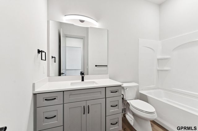 18307 Birch Avenue, Omaha, NE 68136