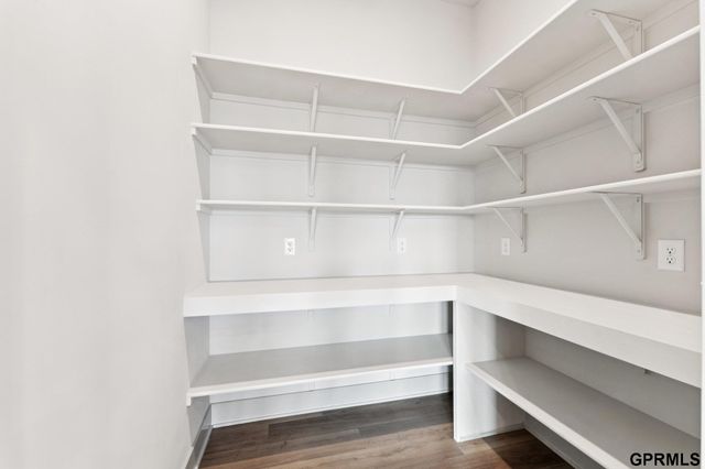 18307 Birch Avenue, Omaha, NE 68136