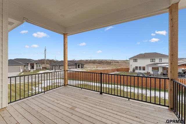 18307 Birch Avenue, Omaha, NE 68136