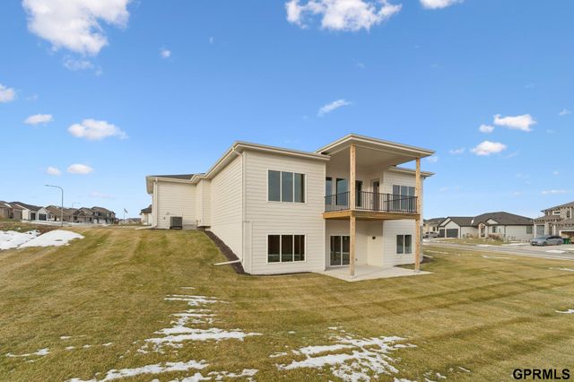 18307 Birch Avenue, Omaha, NE 68136