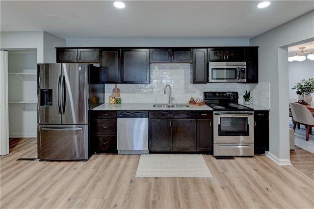 9409 E 65TH Street, Raytown, MO 64133