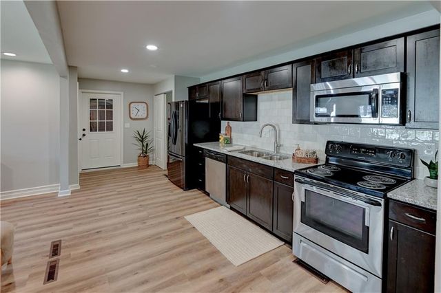 9409 E 65TH Street, Raytown, MO 64133
