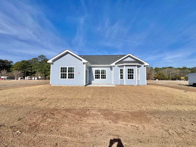 1204 Log Cabin Rd., Loris, SC 29569