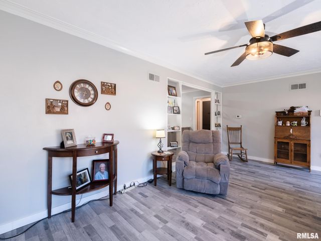 3903 N ASHTON Avenue, Peoria, IL 61614