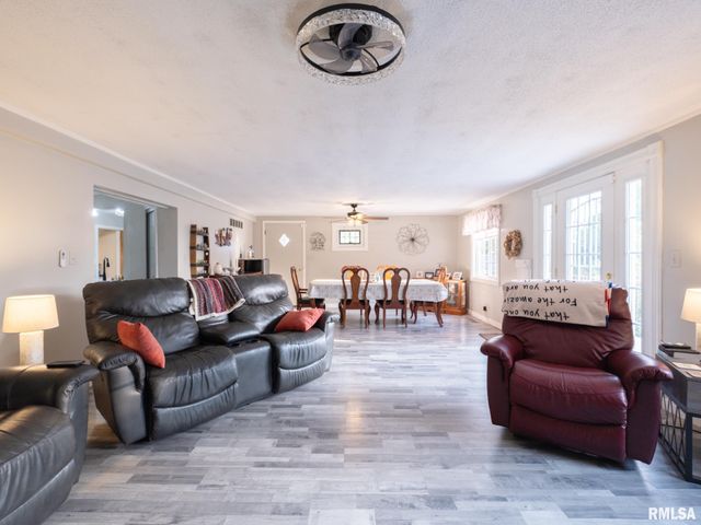 3903 N ASHTON Avenue, Peoria, IL 61614