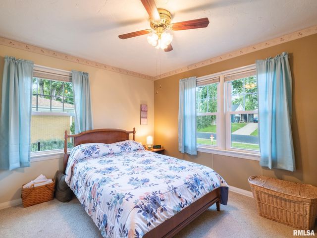 3903 N ASHTON Avenue, Peoria, IL 61614