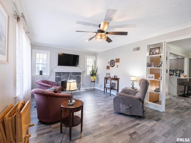 3903 N ASHTON Avenue, Peoria, IL 61614