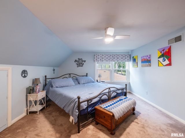 3903 N ASHTON Avenue, Peoria, IL 61614