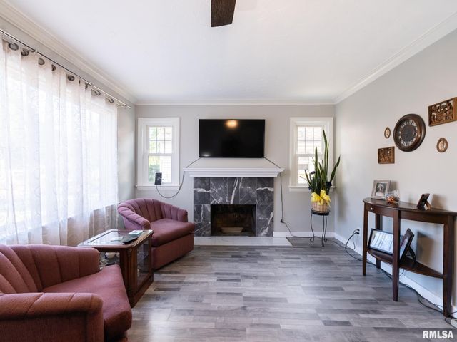3903 N ASHTON Avenue, Peoria, IL 61614