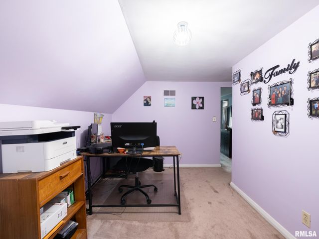 3903 N ASHTON Avenue, Peoria, IL 61614
