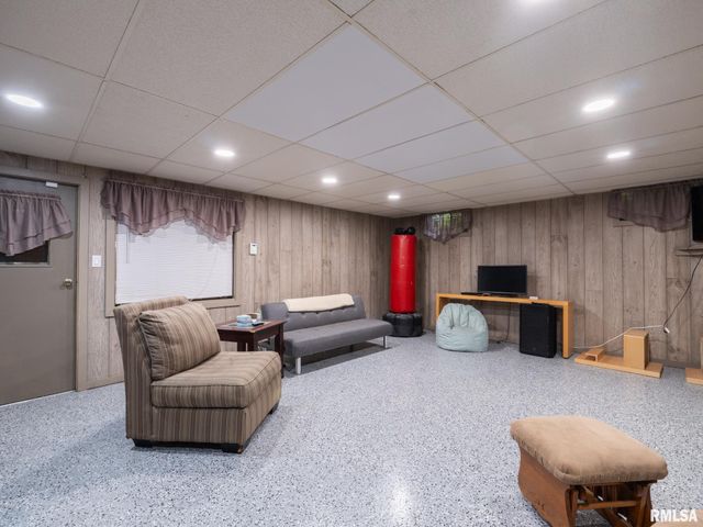 3903 N ASHTON Avenue, Peoria, IL 61614