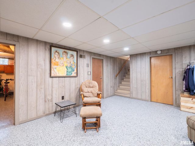 3903 N ASHTON Avenue, Peoria, IL 61614