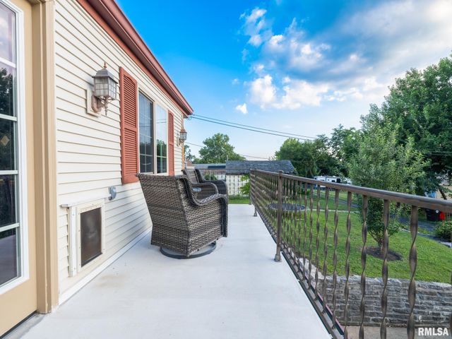 3903 N ASHTON Avenue, Peoria, IL 61614
