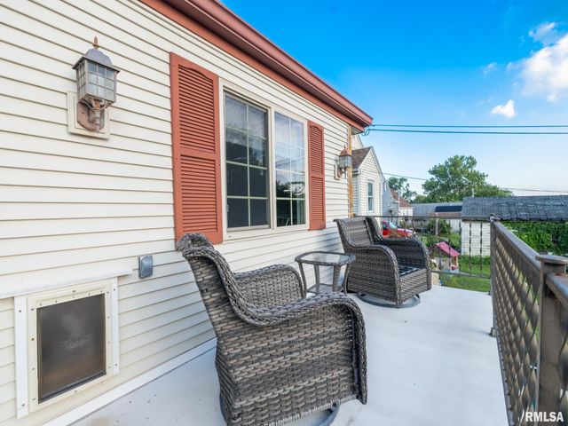 3903 N ASHTON Avenue, Peoria, IL 61614