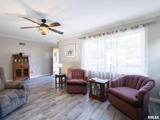3903 N ASHTON Avenue, Peoria, IL 61614