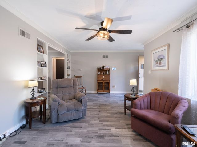 3903 N ASHTON Avenue, Peoria, IL 61614