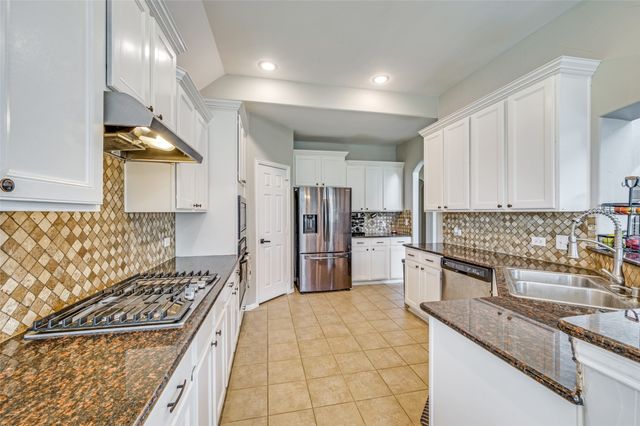 116 Lakehill Court, Hickory Creek, TX 75065