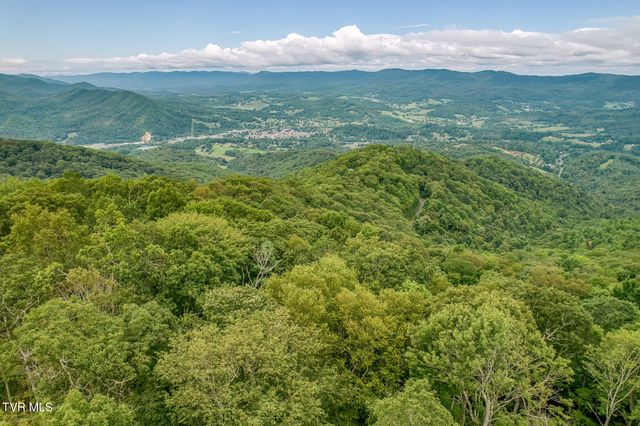 6688 Callalantee Drive, Mountain City, TN 37683