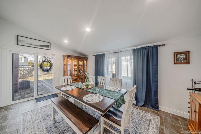 2909 New London Avenue, Medford, NY 11763