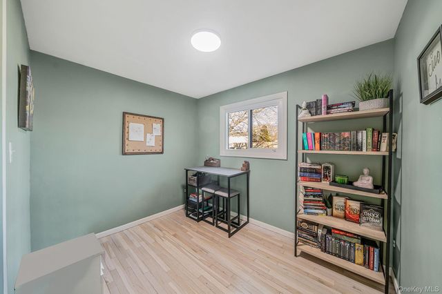 2909 New London Avenue, Medford, NY 11763