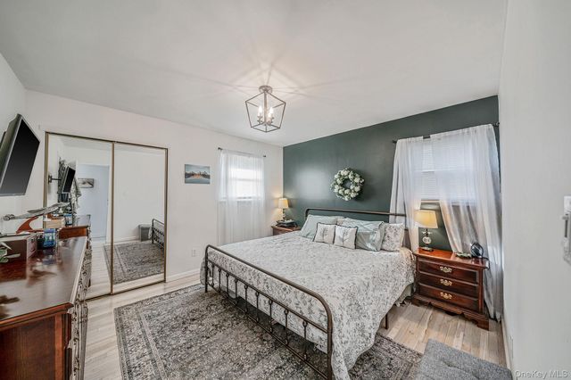 2909 New London Avenue, Medford, NY 11763