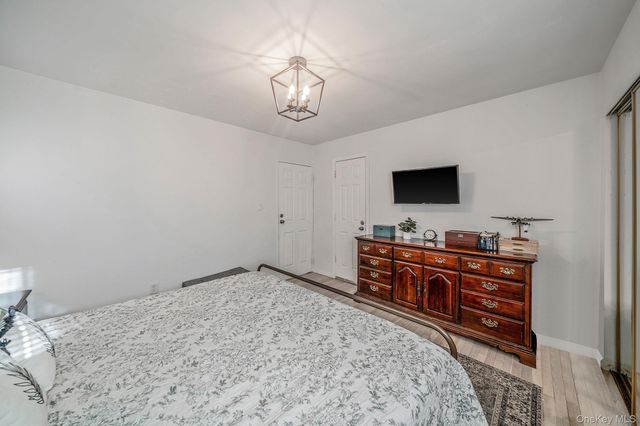 2909 New London Avenue, Medford, NY 11763