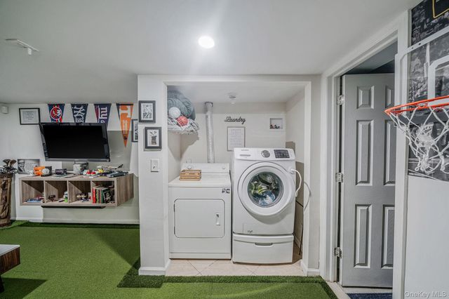 2909 New London Avenue, Medford, NY 11763