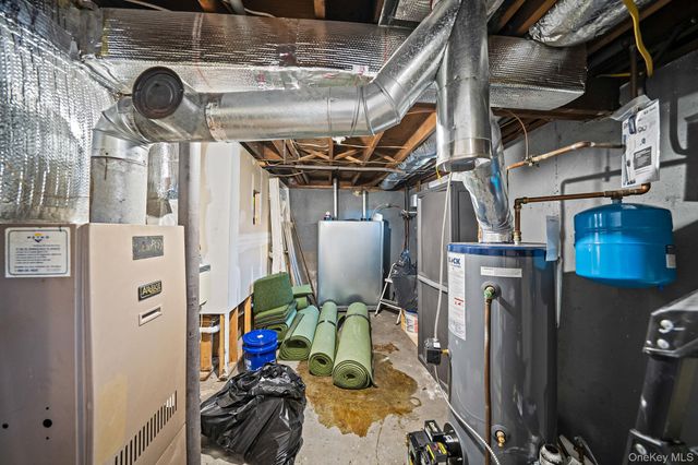 2909 New London Avenue, Medford, NY 11763