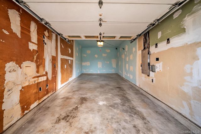 2909 New London Avenue, Medford, NY 11763