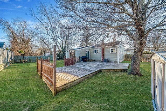 2909 New London Avenue, Medford, NY 11763