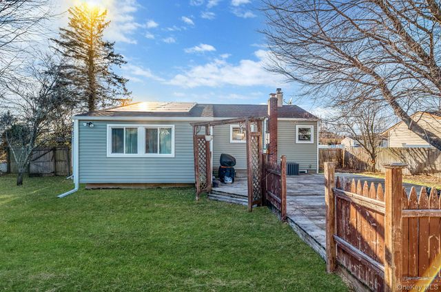 2909 New London Avenue, Medford, NY 11763