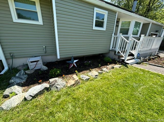 2909 New London Avenue, Medford, NY 11763