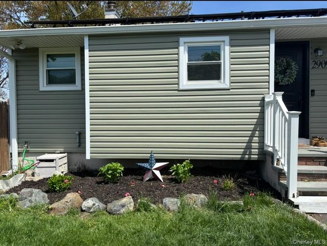 2909 New London Avenue, Medford, NY 11763