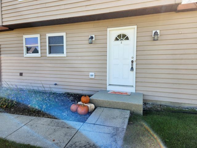 1440 CARLETON Avenue, Naperville, IL 60565