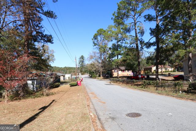 1077 Pike Street, Macon, GA 31204