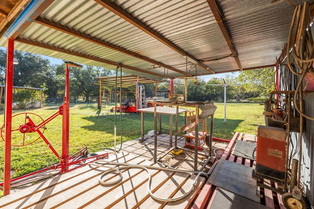 205 College Street, Chico, TX 76431