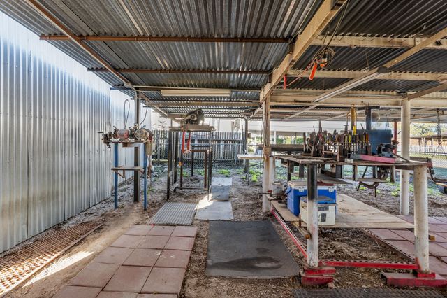 205 College Street, Chico, TX 76431