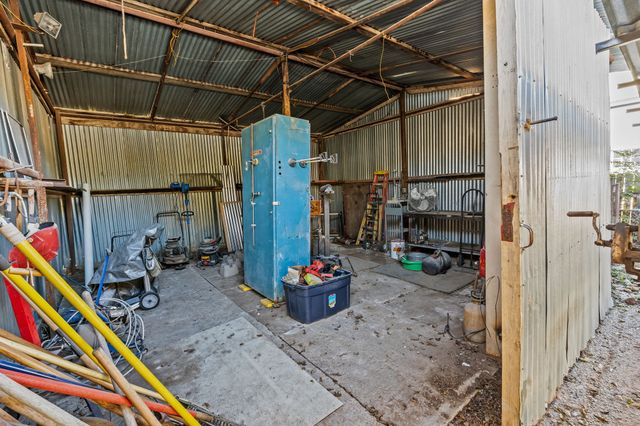 205 College Street, Chico, TX 76431