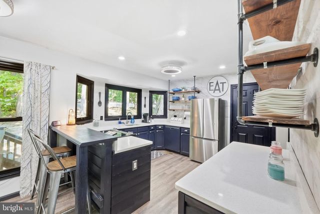 6224 FOREST GROVE DR, Fredericksburg, VA 22407