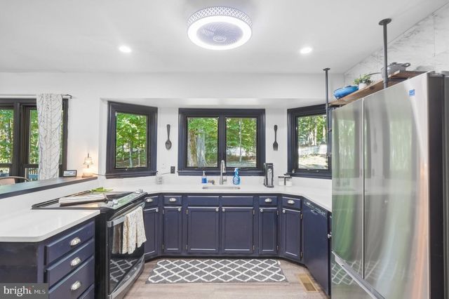 6224 FOREST GROVE DR, Fredericksburg, VA 22407
